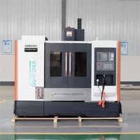 Обрабатывающий центр Huashuo VMC640 в цеху завода, вид спереди