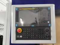 Пульт ЧПУ Fanuc на подвесном кронштейне токарного станка SMTCL серии HTC125